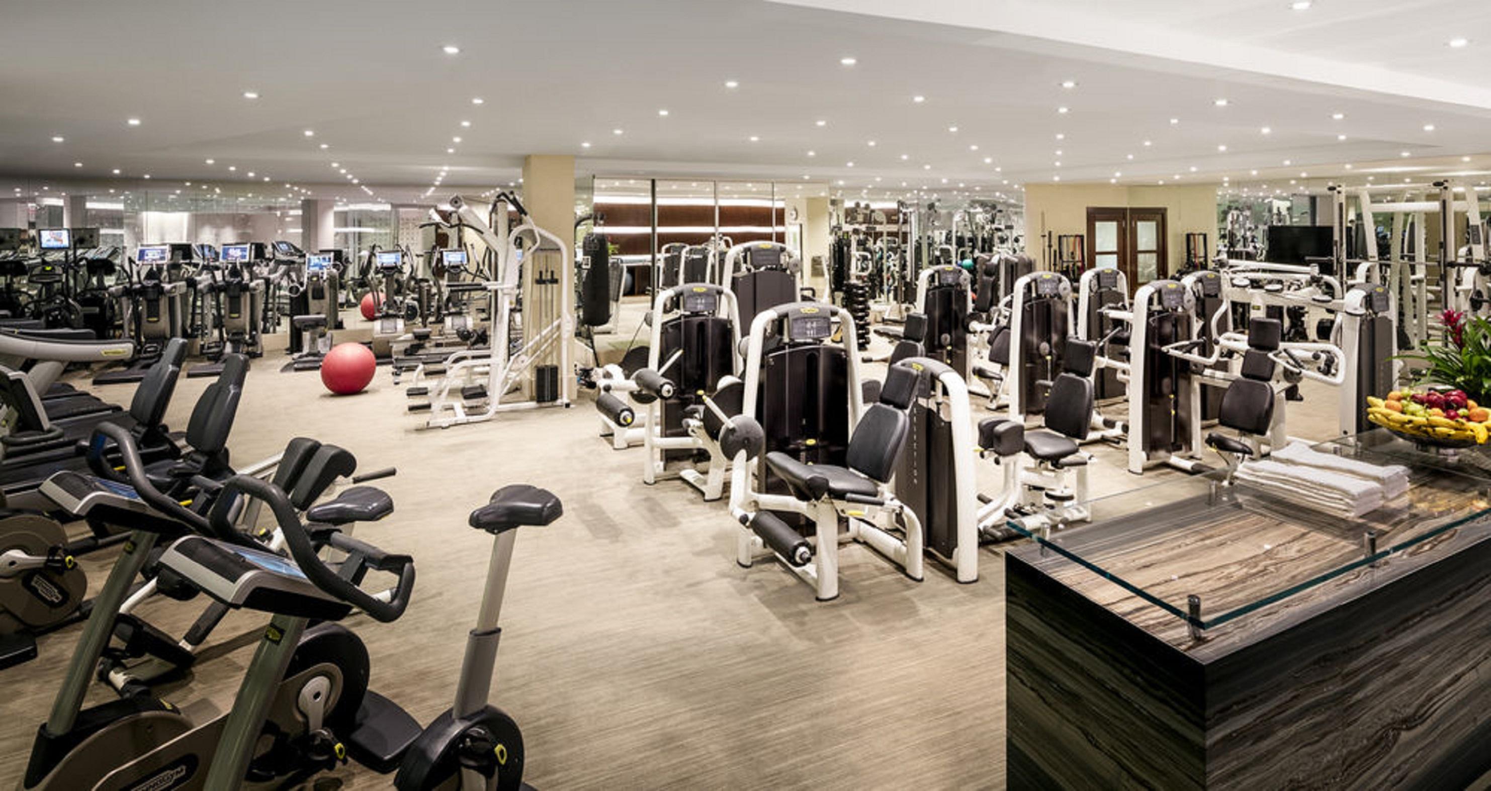 Trump International Νέα Υόρκη Εξωτερικό φωτογραφία The gym at The Dorchester
