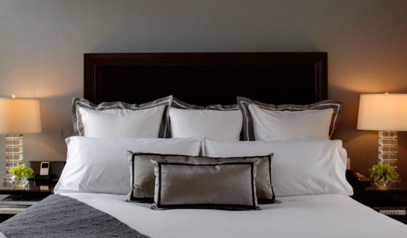 Trump International Νέα Υόρκη Εξωτερικό φωτογραφία A bed with pillows